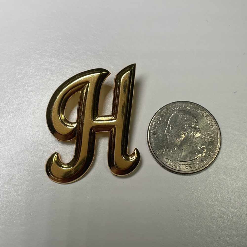 Vintage Goldtoned Metal Letter "H" Initial Brooch Pin. - Picture 4 of 5